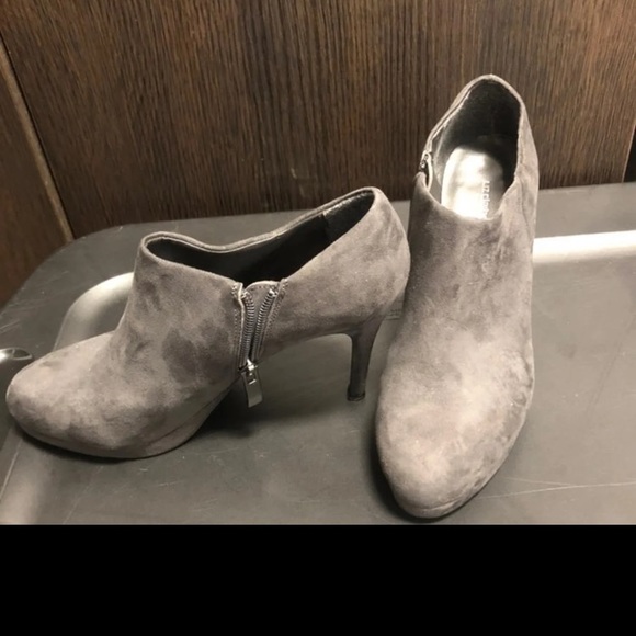 Liz Claiborne Grey Suede Bootie Heels - Picture 2 of 7